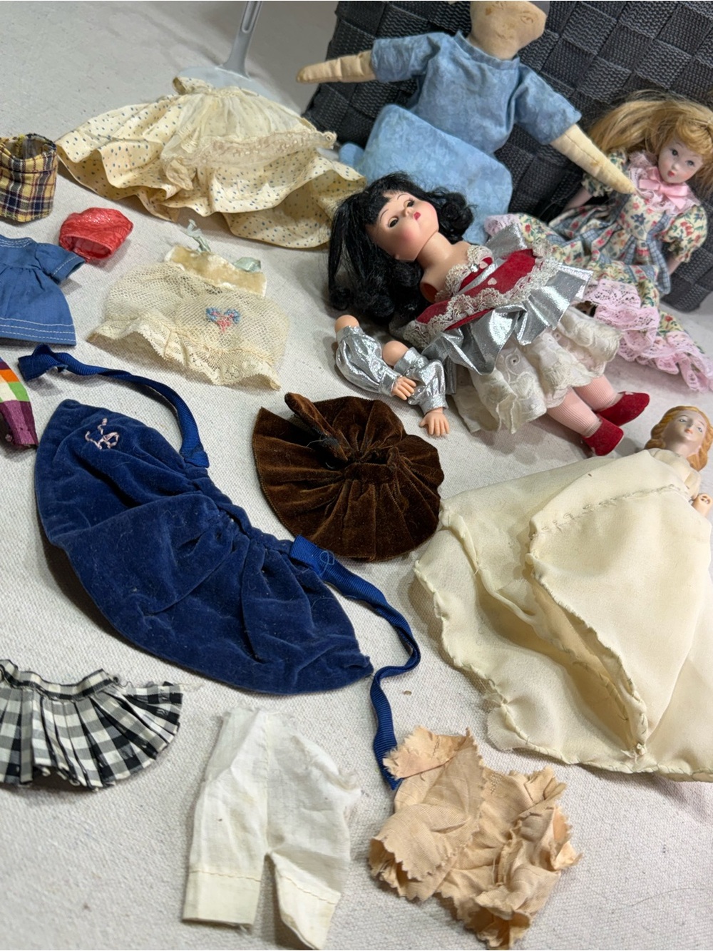 Box of Assorted Dolls and Clothing - Blue, White, Cream, Red, Black - Picture 7 of 14